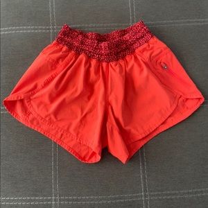 lululemon tracker shorts size 4